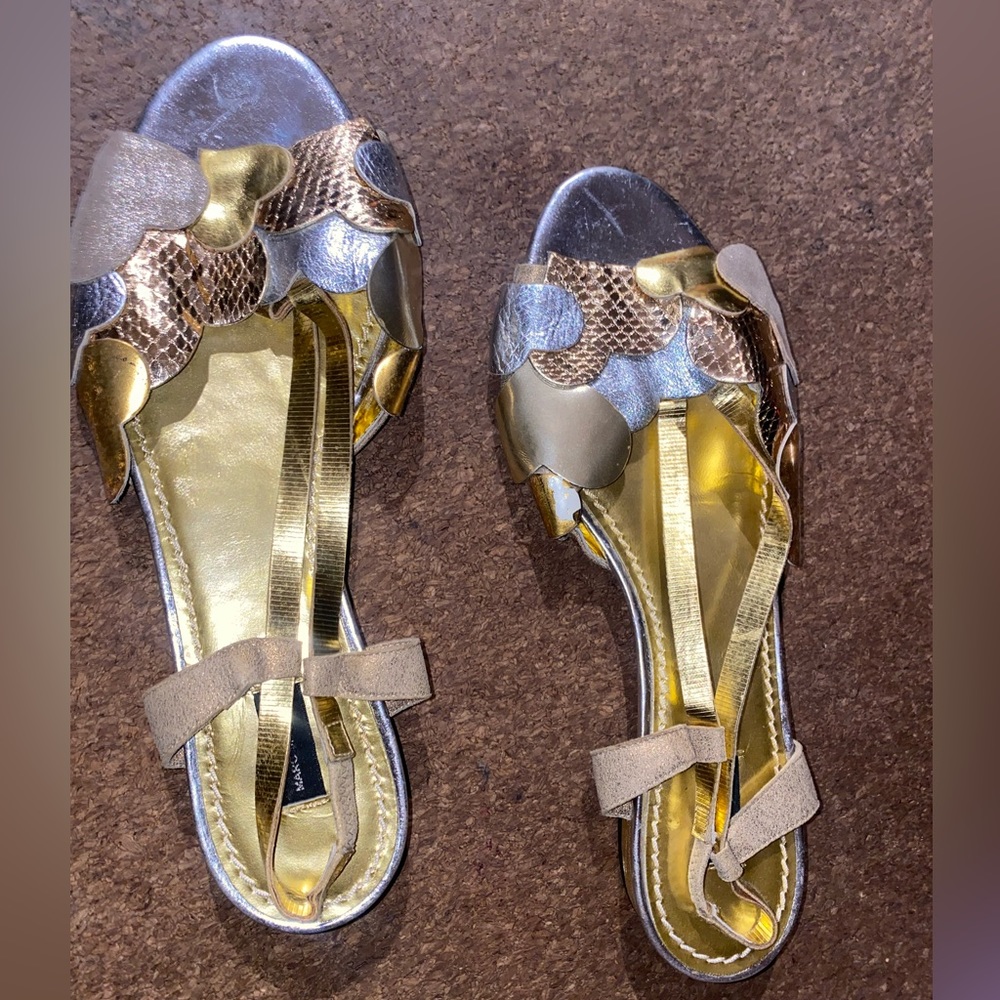 Marc Jacobs Gold heart flats shows vintage
